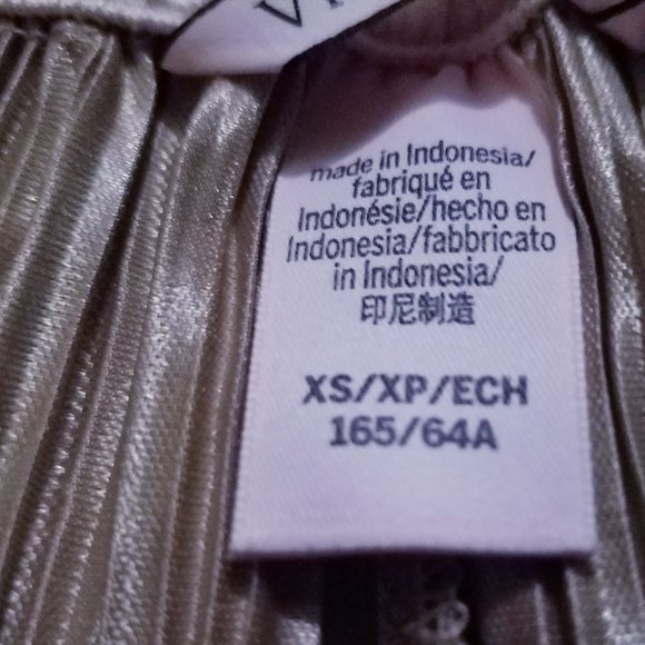 Victoria Secret Gold Metallic Pajama Set - Picture 6 of 7